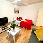 2 Bed Flat Near To Tower Bridge